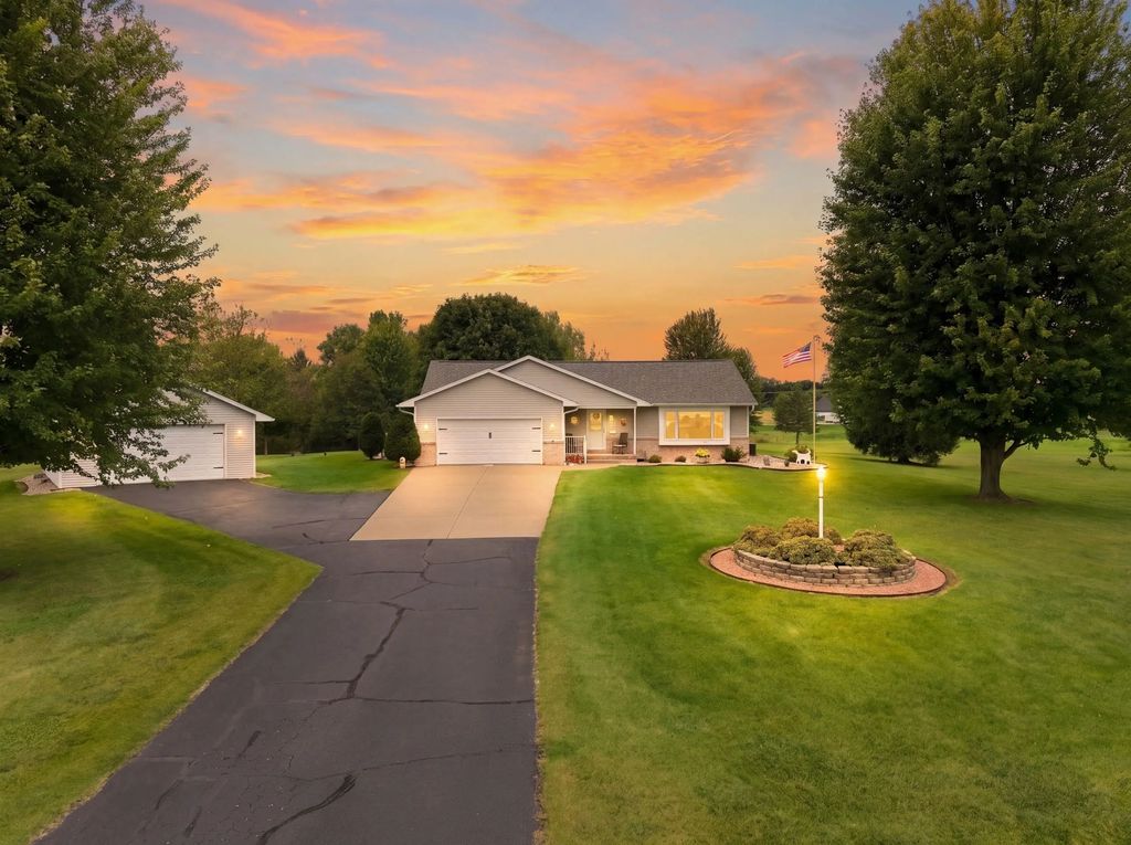 N1203 Crandon Court, GREENVILLE