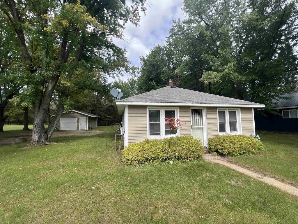 E2026 King Road, WAUPACA