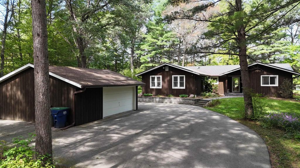 N1615 Rainbow Road, KESHENA