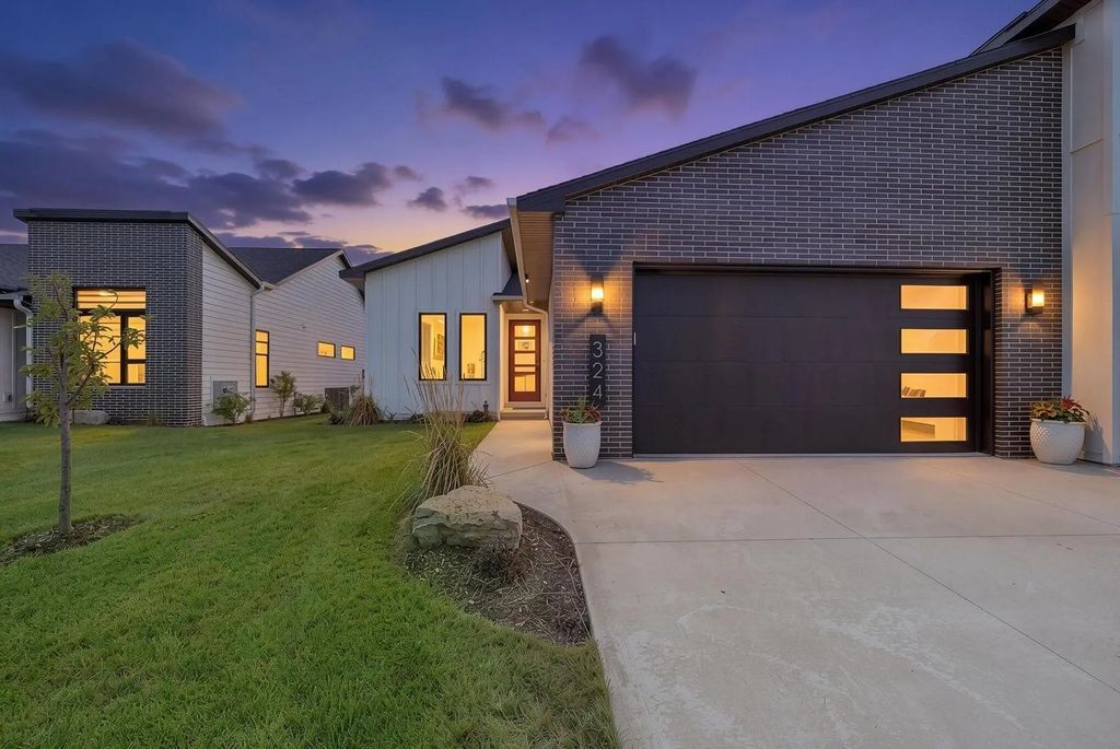 324 Aldon Circle, GREEN BAY