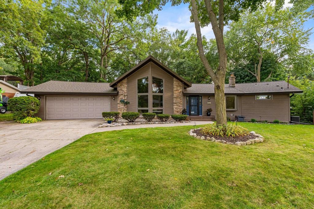 3046 Bay View Drive, GREEN BAY