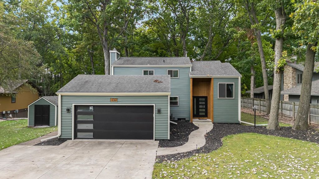 1730 N Briarcliff Drive, APPLETON