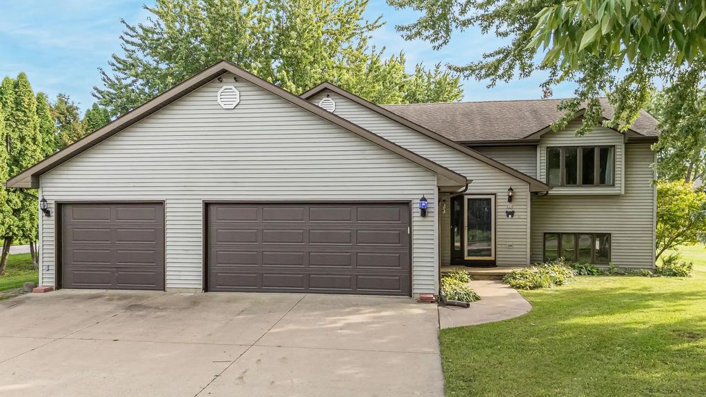 729 Farmington Avenue, OSHKOSH
