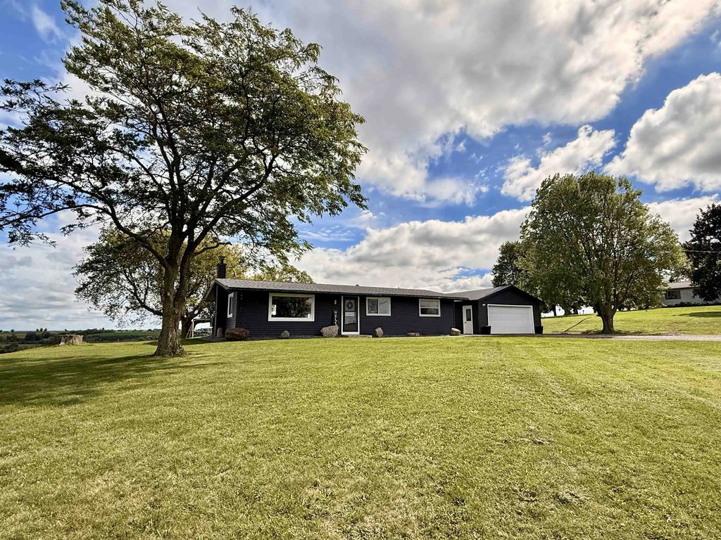 N5551 7 Hills Road, FOND DU LAC