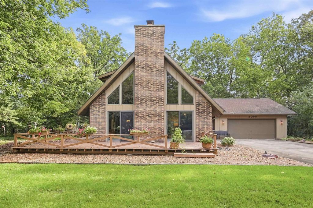 2098 Shawnee Lane, OSHKOSH
