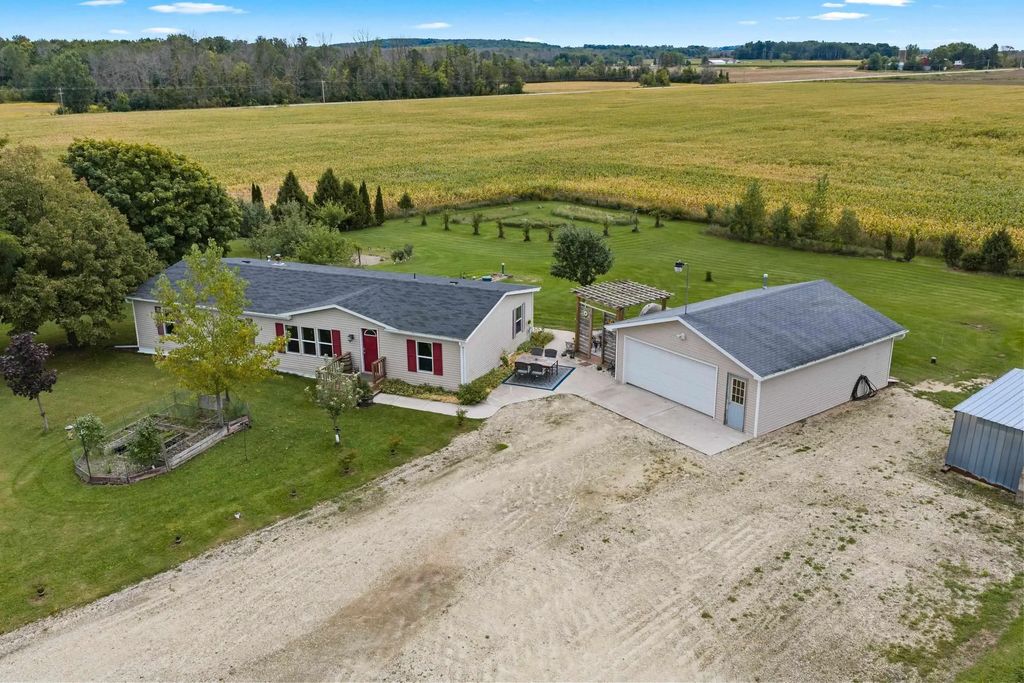 E1035 Bader Road, LUXEMBURG