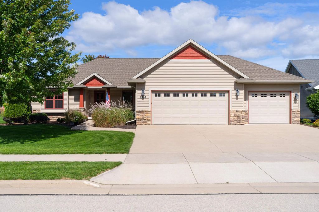 2916 Fox Tail Lane, MENASHA