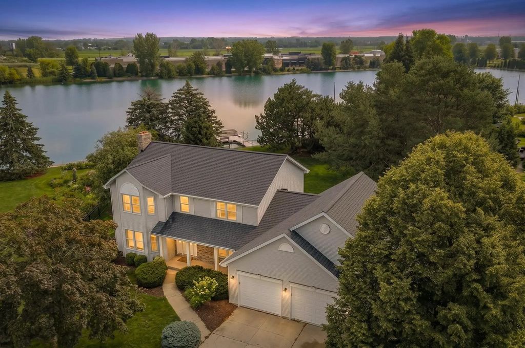 2485 Van View Court, GREEN BAY