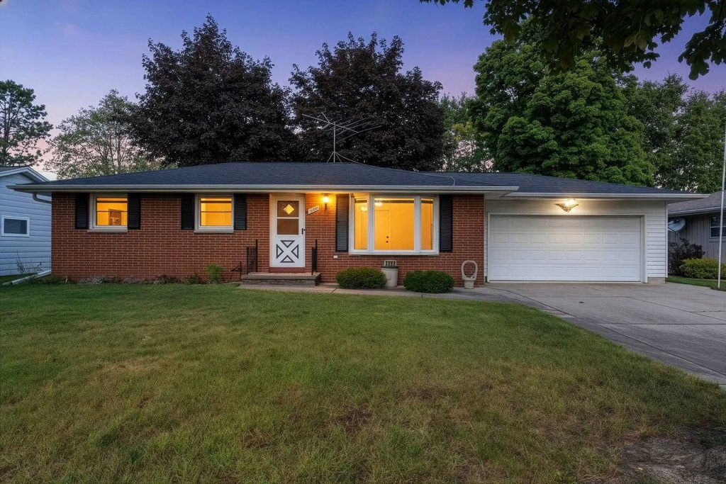1030 Downer Street, GREEN BAY