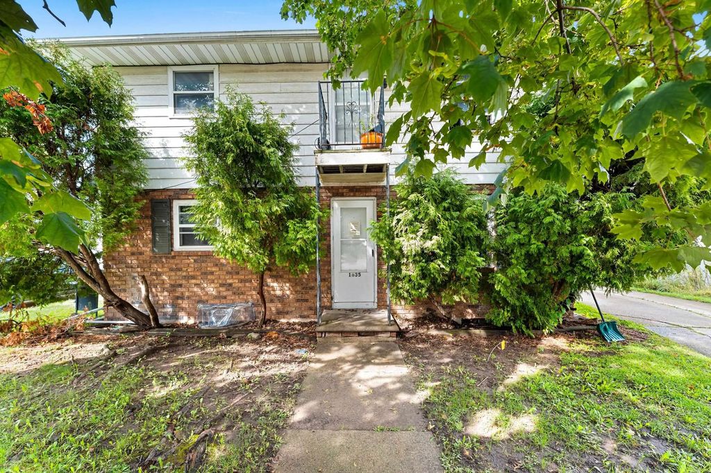 1635 Deckner Avenue, GREEN BAY