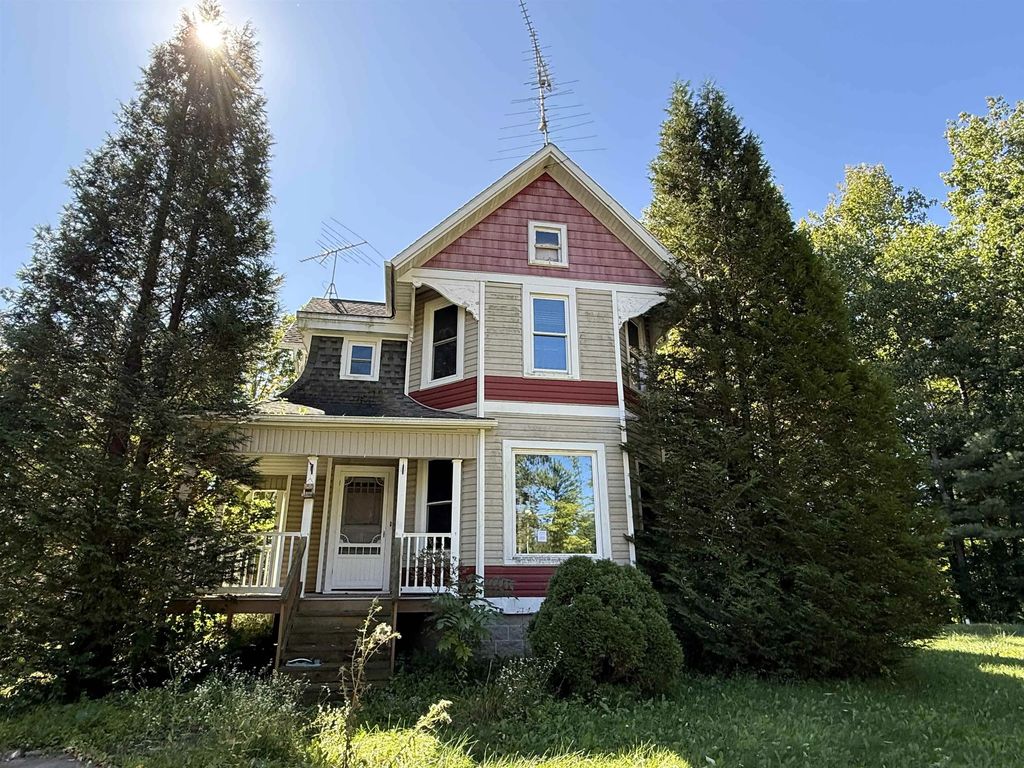 W7949 Koeller Lane, SHAWANO