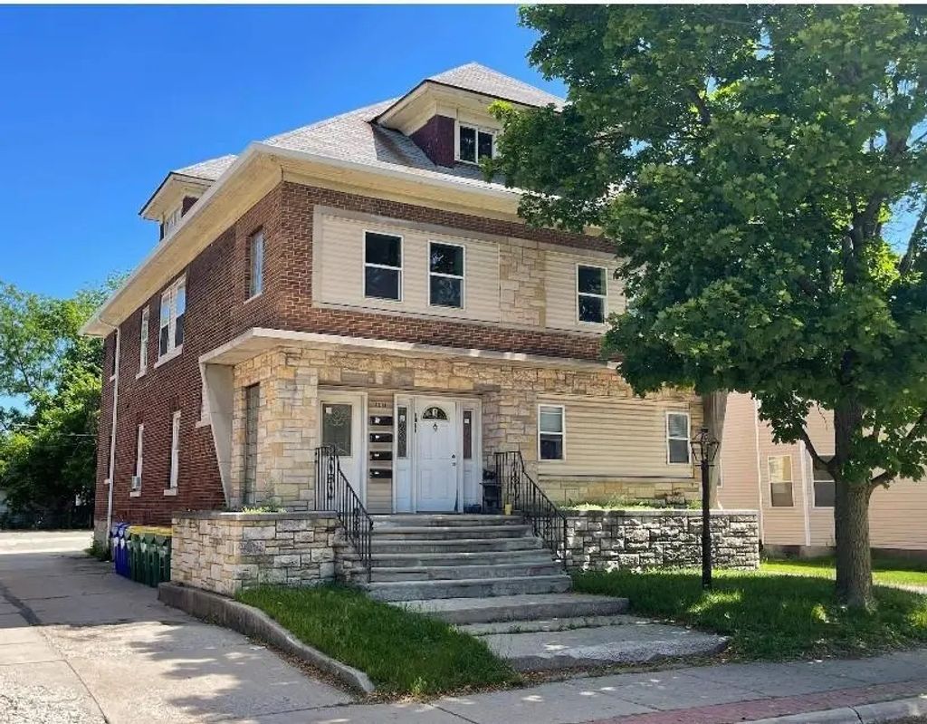 1211 E Walnut Street, GREEN BAY