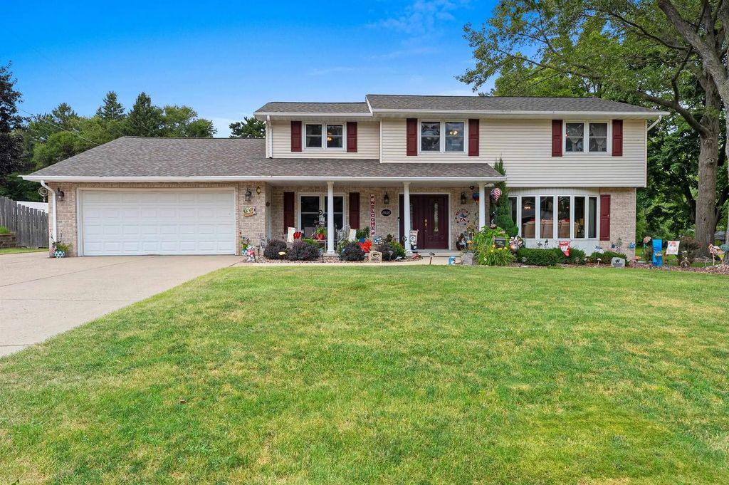 1938 Strawberry Lane, GREEN BAY