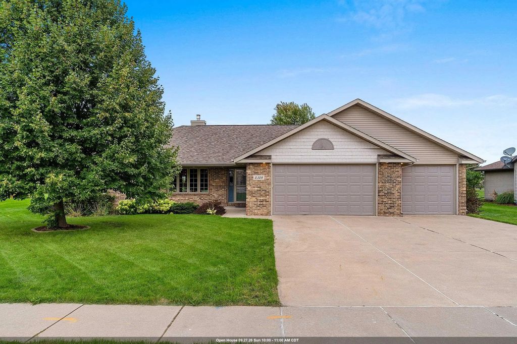 2328 Lost Dauphin Road, DE PERE