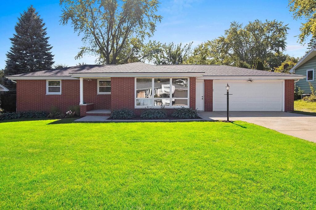 925 La Croix Avenue, GREEN BAY