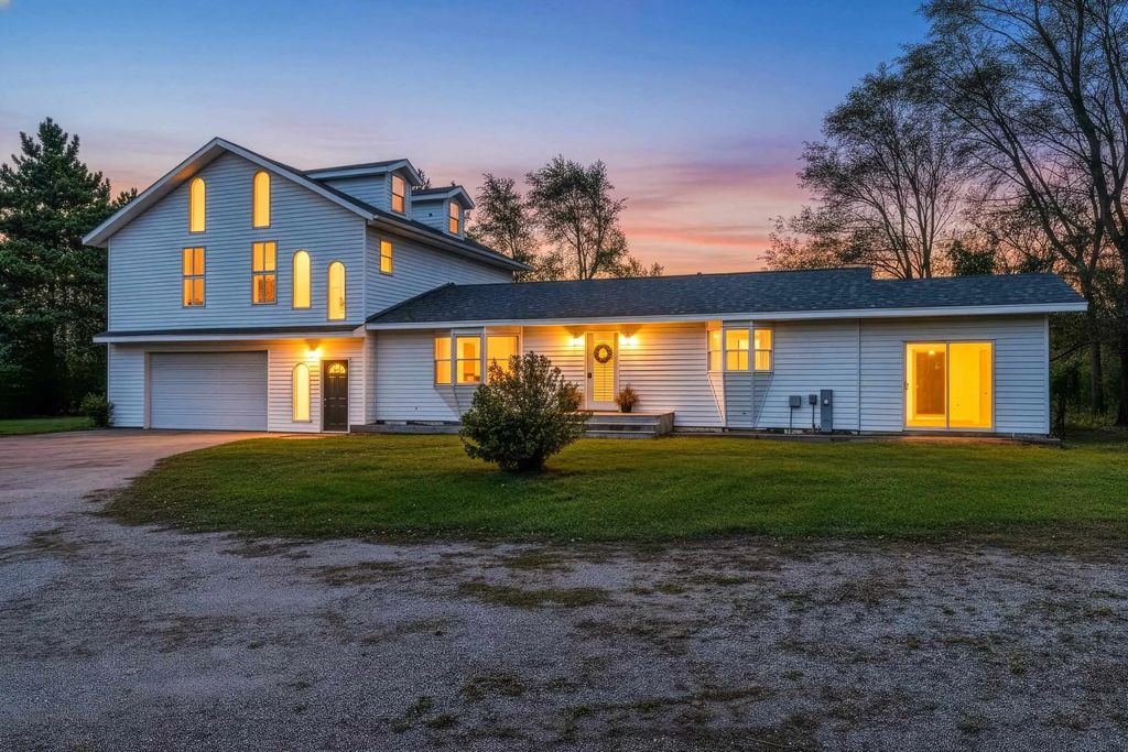 N2592 Orchard Way, WAUPACA
