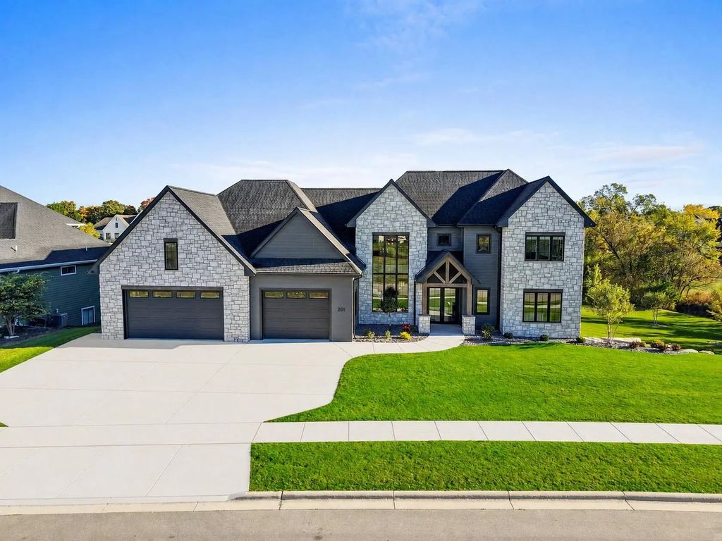 2011 Labyrinth Lane, DE PERE