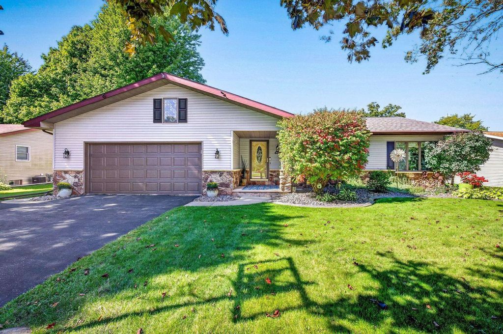 629 Woodside Drive, SEYMOUR
