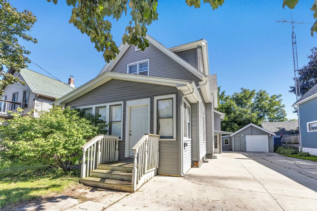 729 S 20th Street, MANITOWOC