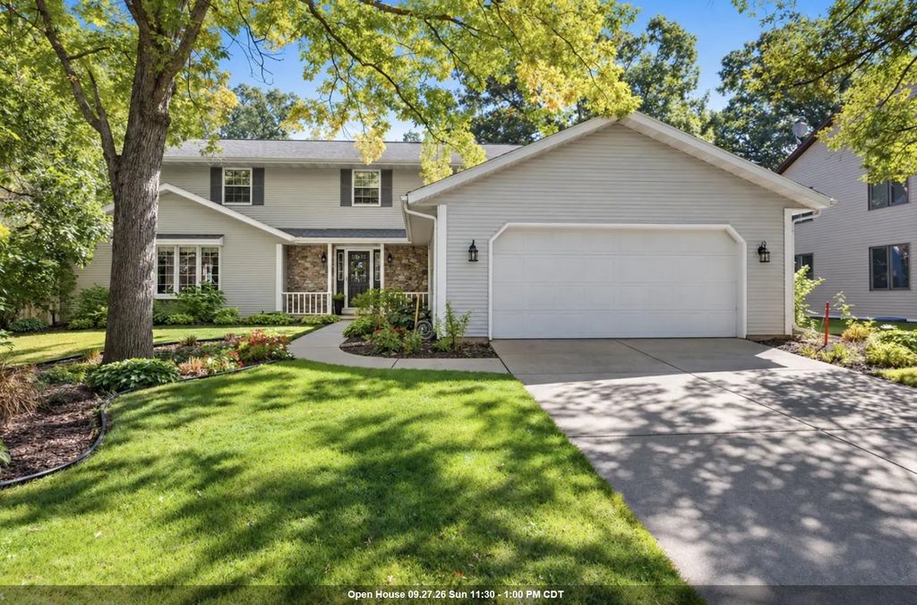425 E Fox Run Circle, GREEN BAY