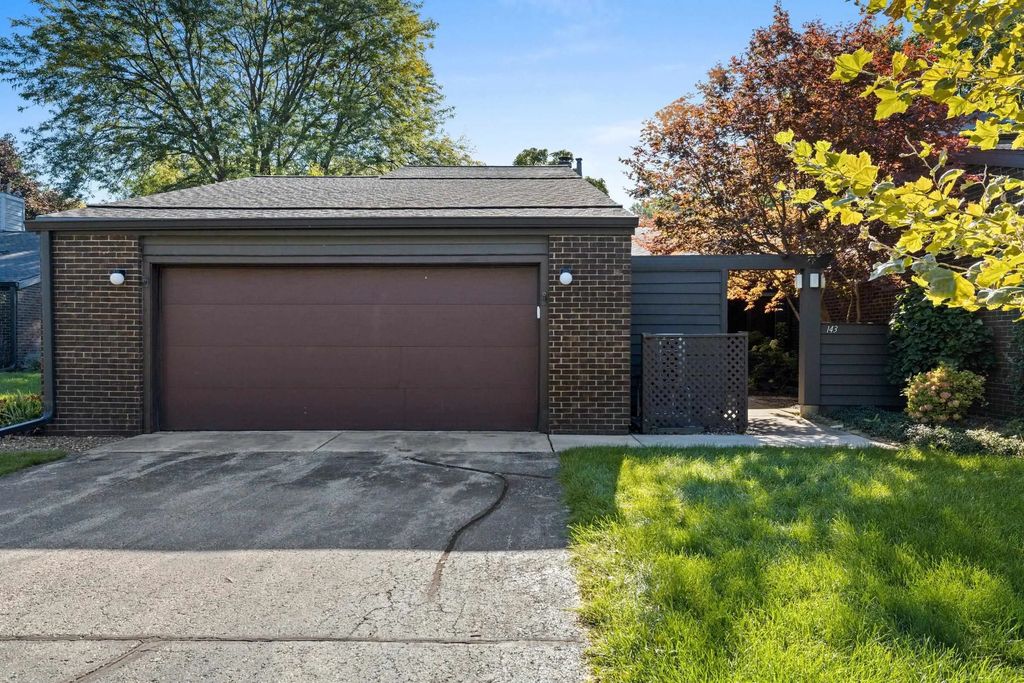 143 Webster Heights Drive, GREEN BAY