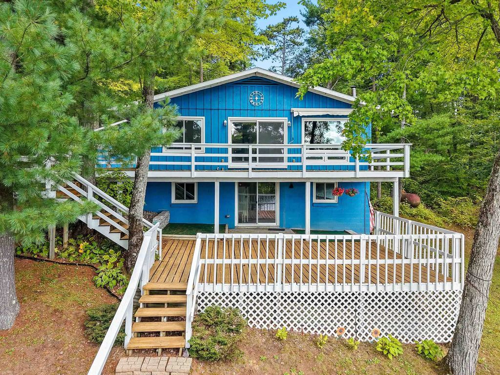 W2380 Lamotte Lake Road, KESHENA