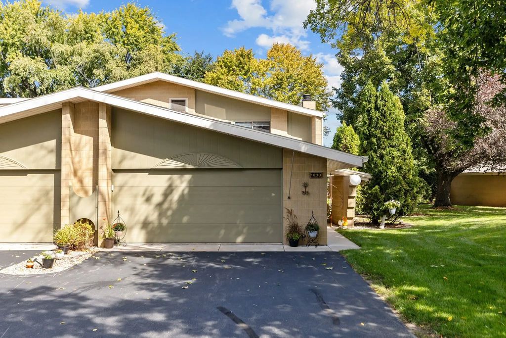 1233 W Nicolet Cercle, APPLETON