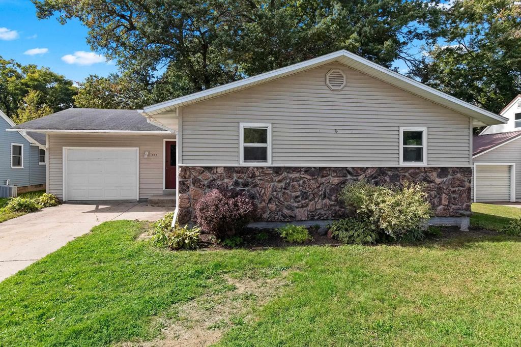 835 S Prospect Street, SHAWANO