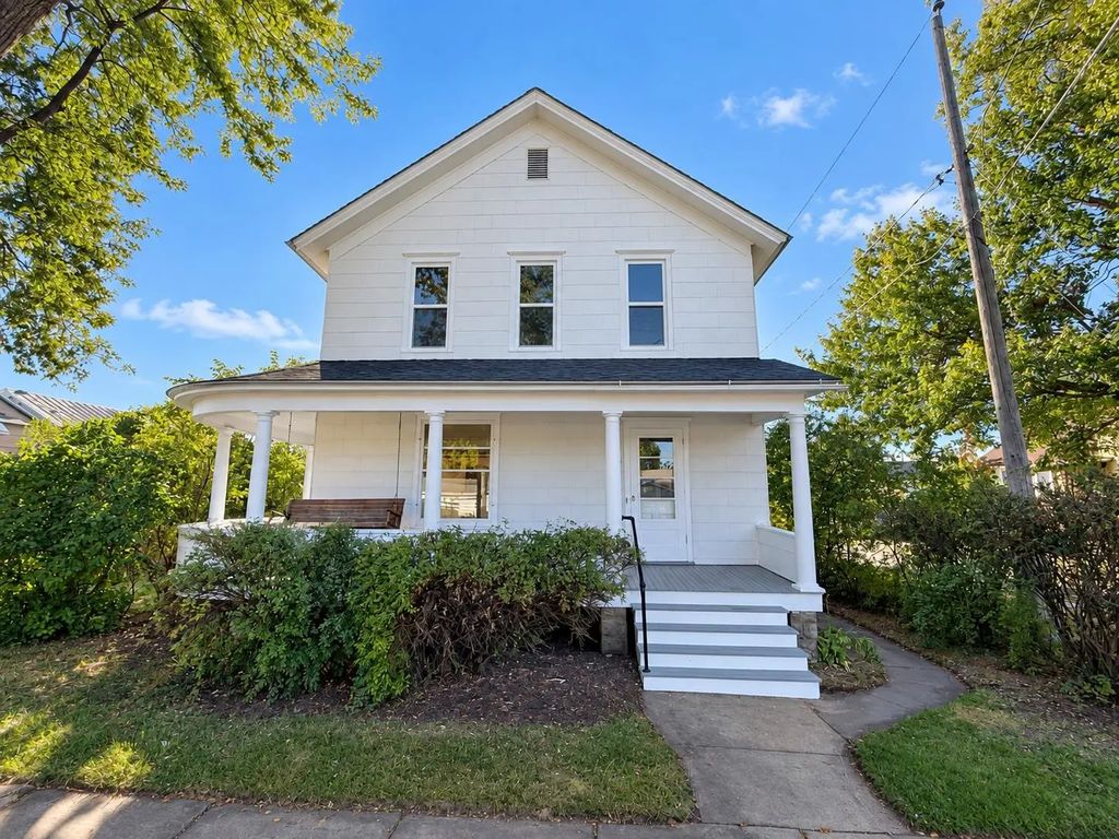 1009 16th Street, MENOMINEE