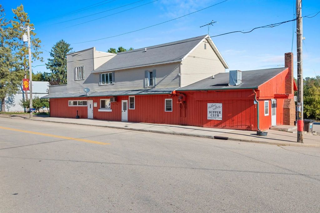 W12704 County Road M, CAROLINE