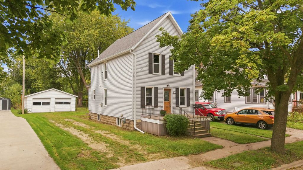 579 Forest Avenue, FOND DU LAC