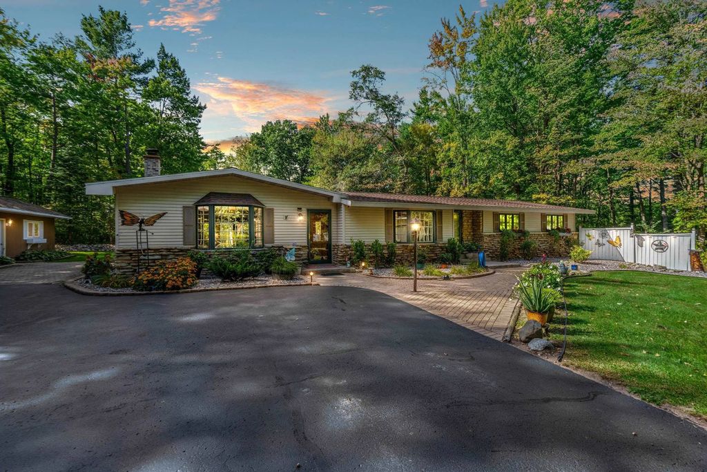 N7791 St Paul Road, CRIVITZ