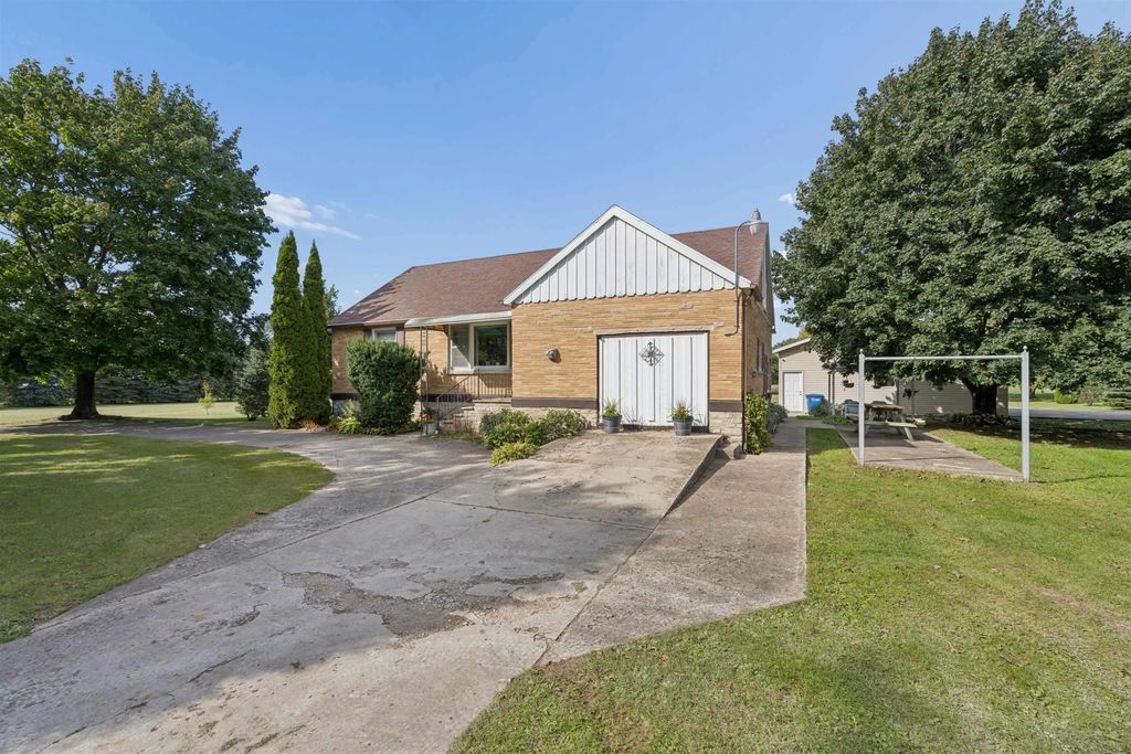 2562 Black Wolf Avenue, OSHKOSH