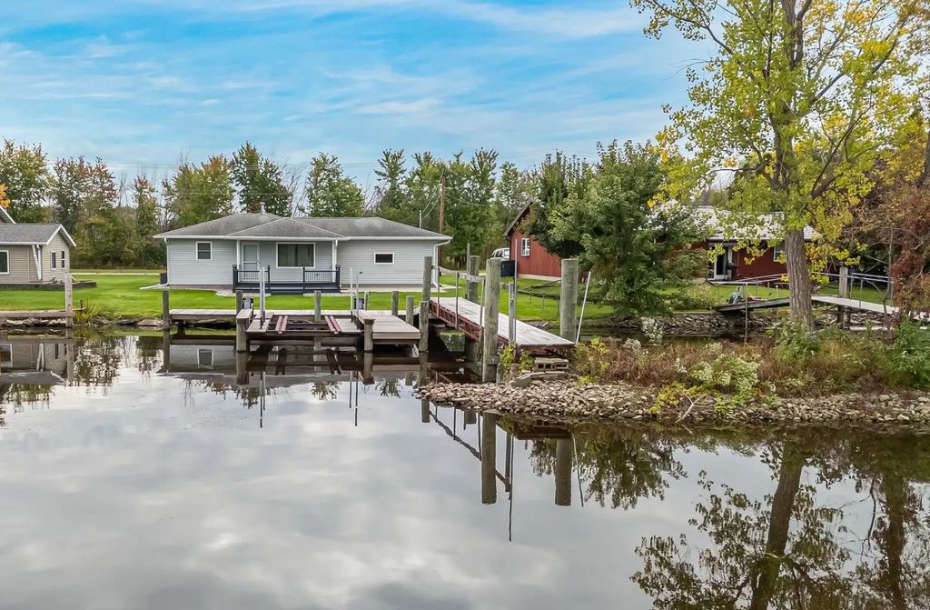 653 Krenz Road, OMRO