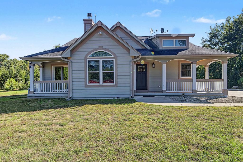 N10486 Elm Road, WAUSAUKEE