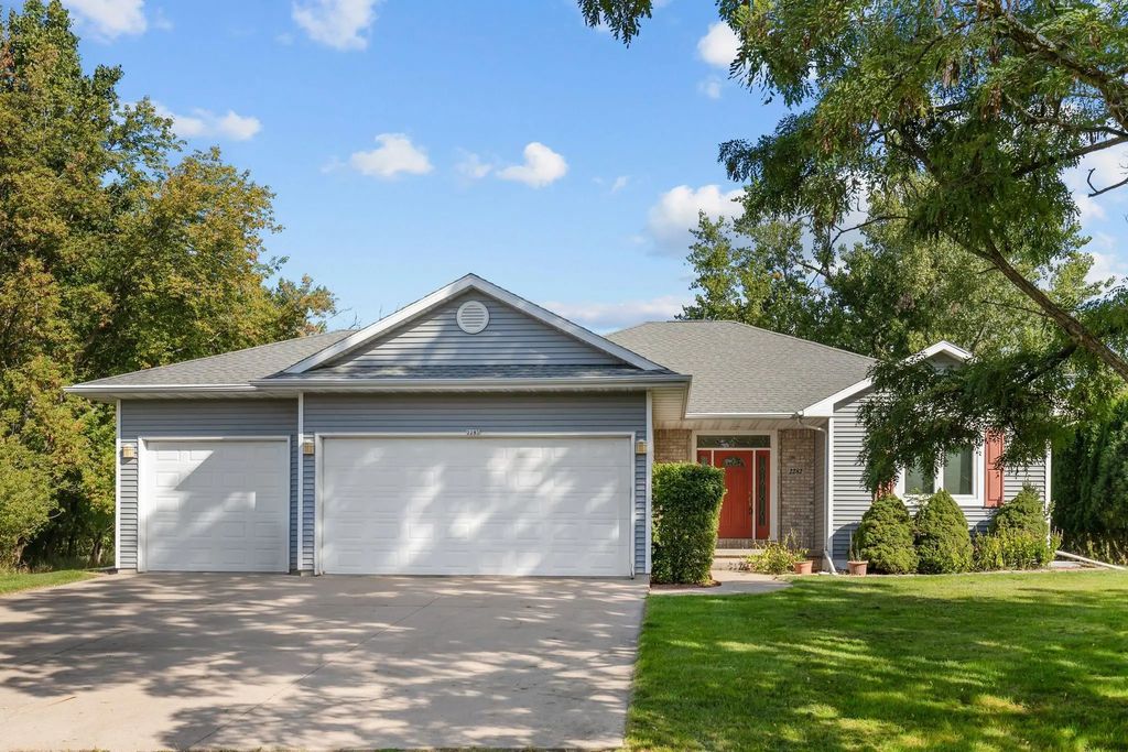 2282 Willow Way Drive, OSHKOSH