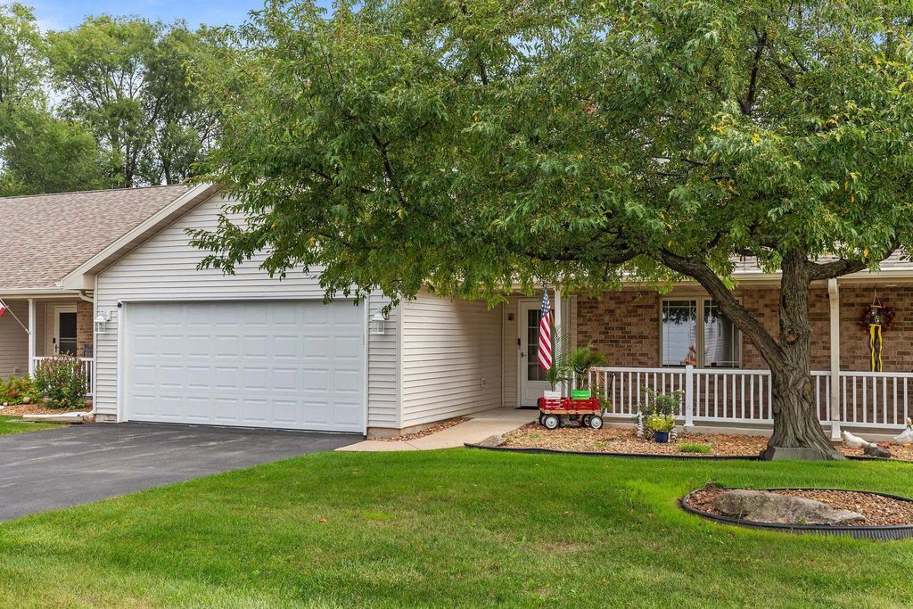 2770 Havenwood Drive B, OSHKOSH