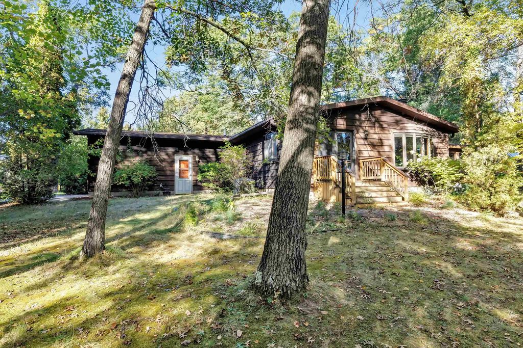 W4976 Bartelt Boulevard, SHAWANO