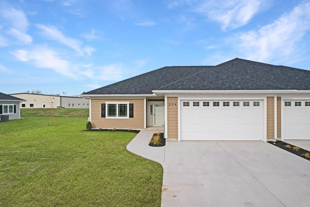 204 Mallard Way, MARINETTE