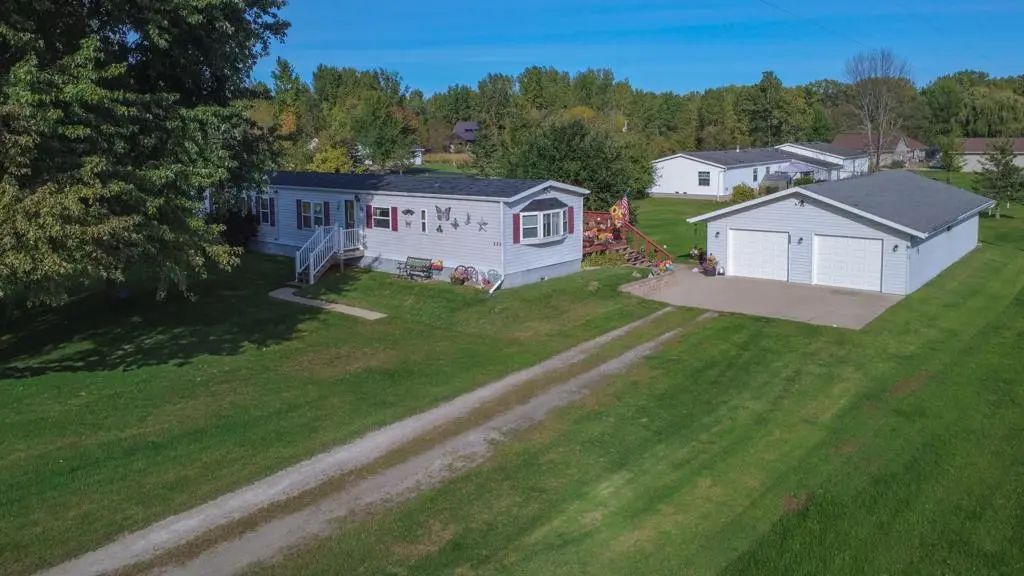 886 Lilly Road, LITTLE SUAMICO