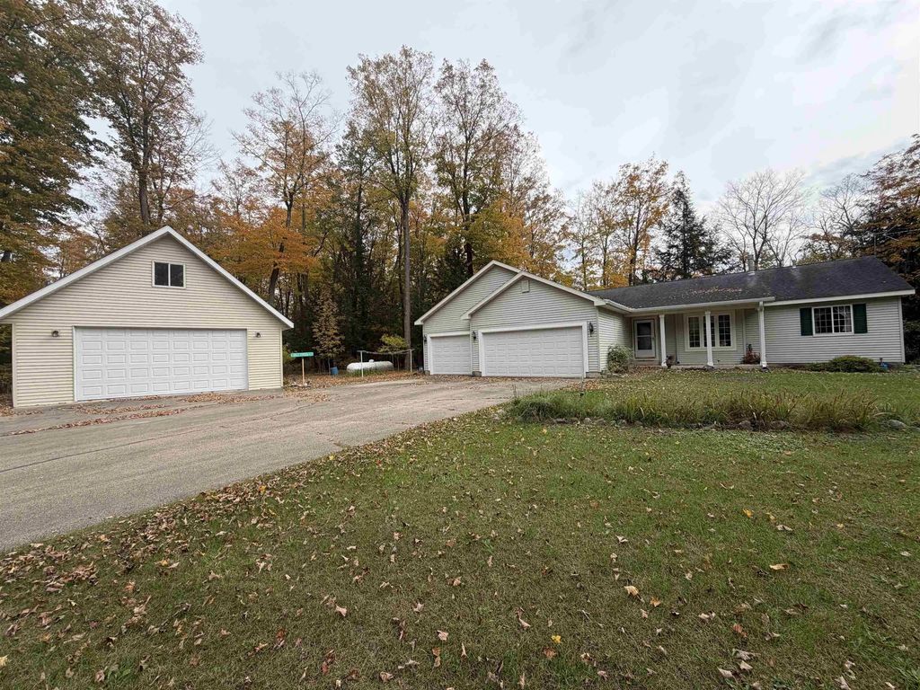 W12531 Mill Creek Court, GRESHAM
