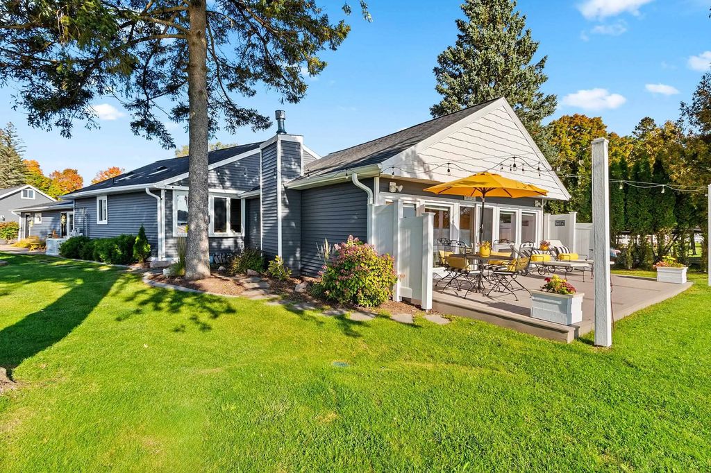 9538 Holt Park Road, SURING