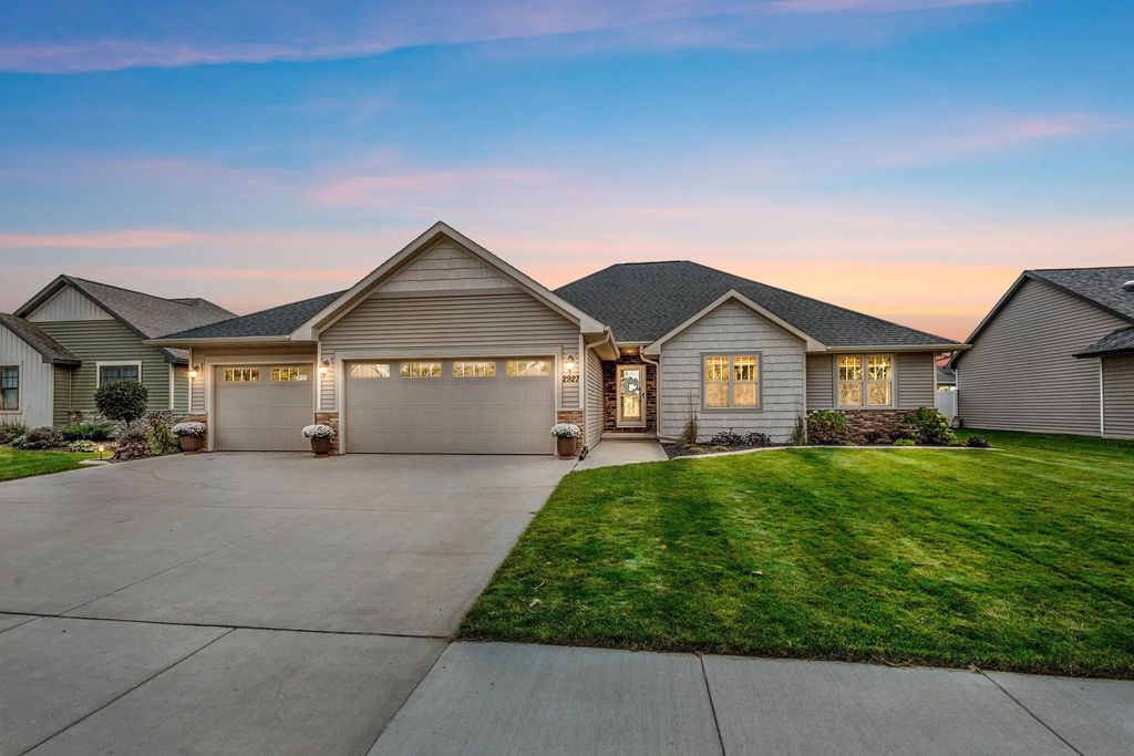 2927 Gardenia Drive, APPLETON