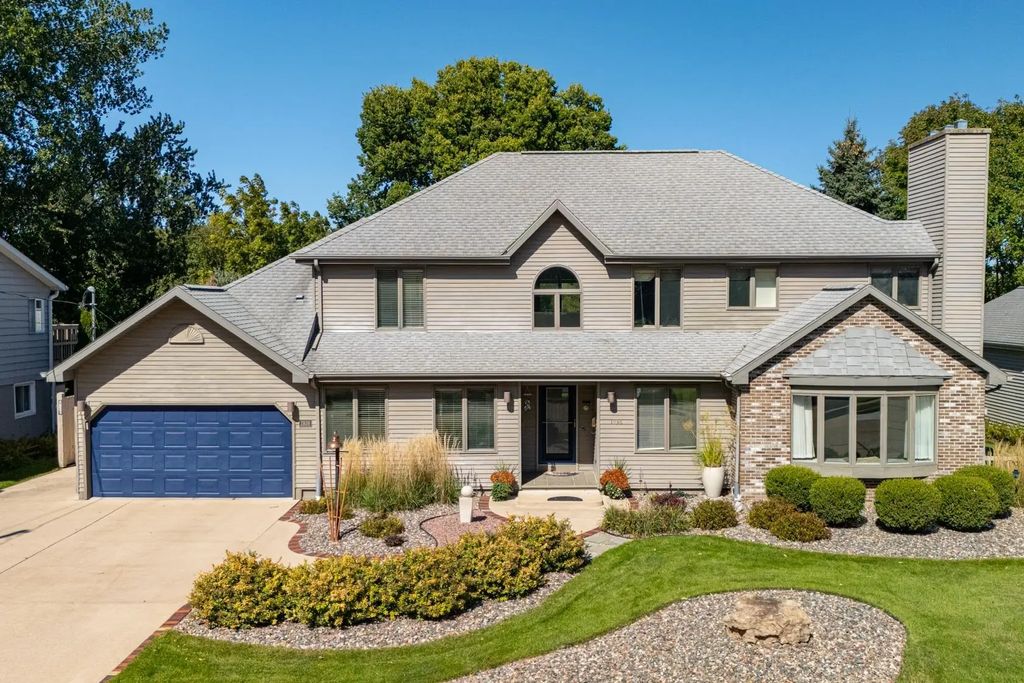 1936 E Murdock Avenue, OSHKOSH