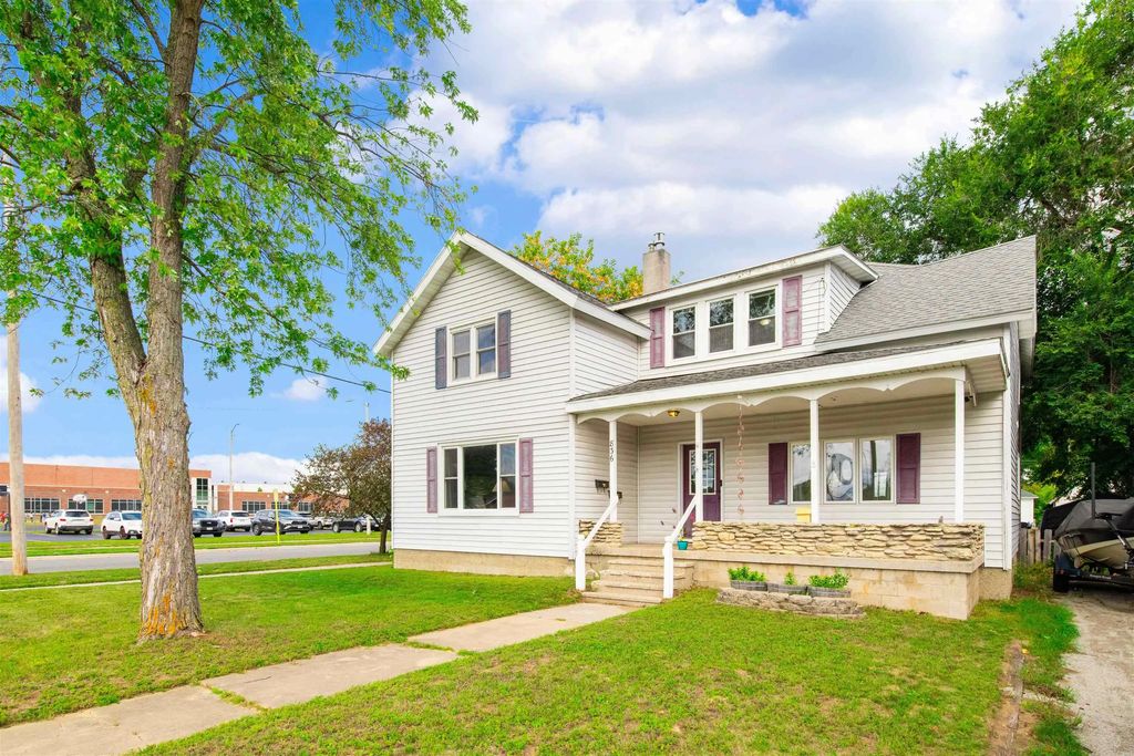 836 Main Street, MARINETTE