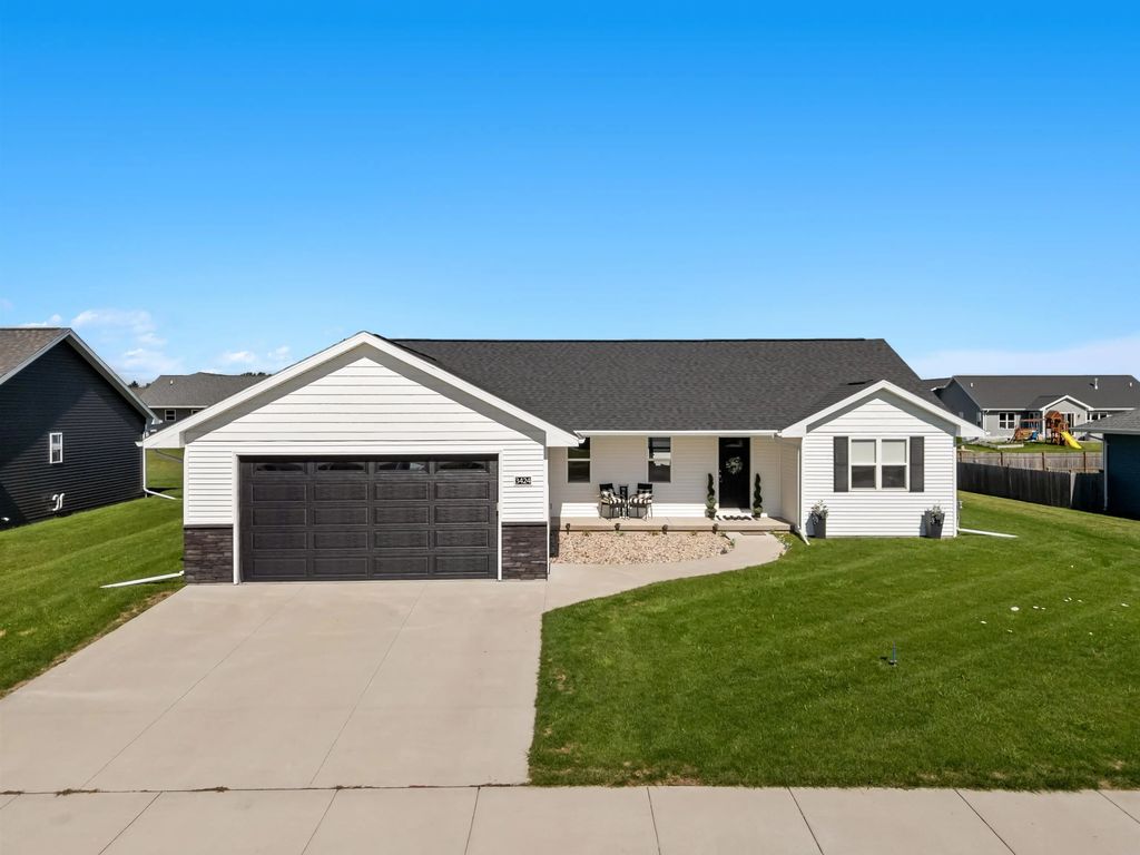 3424 E Rubyred Drive, APPLETON