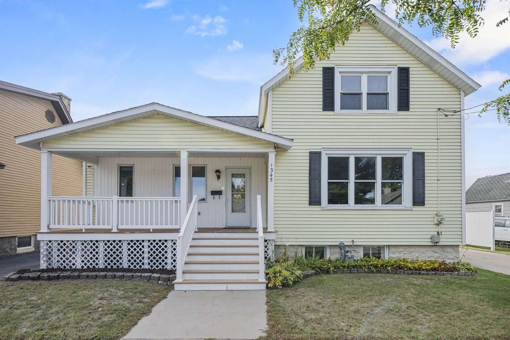 1345 Armstrong Street, MARINETTE