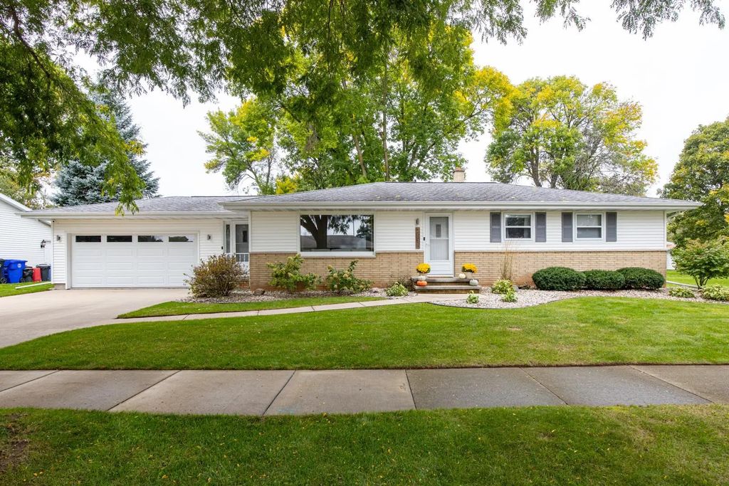 2515 S Greenview Street, APPLETON