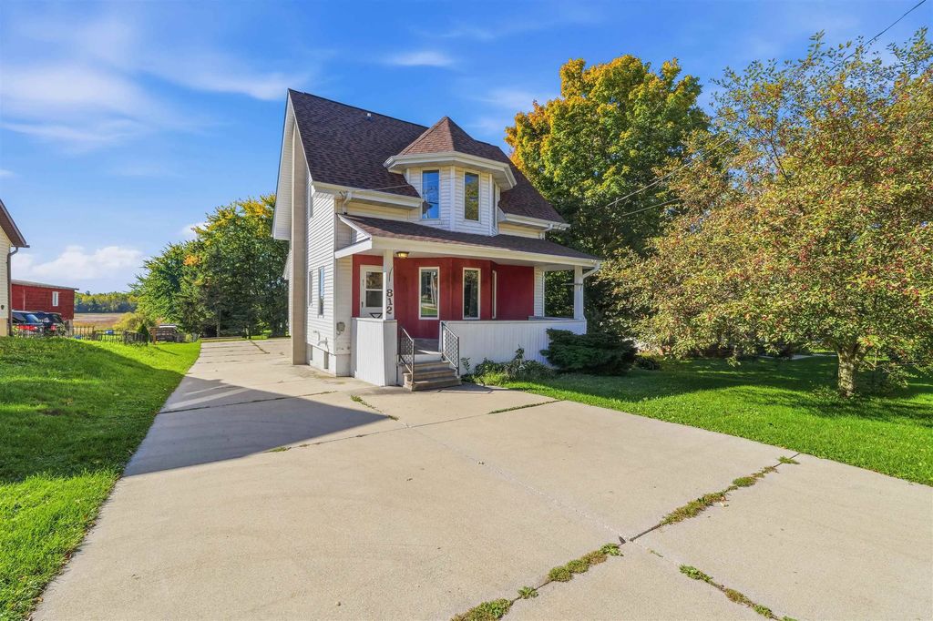 812 Fond Du Lac Street, MOUNT CALVARY