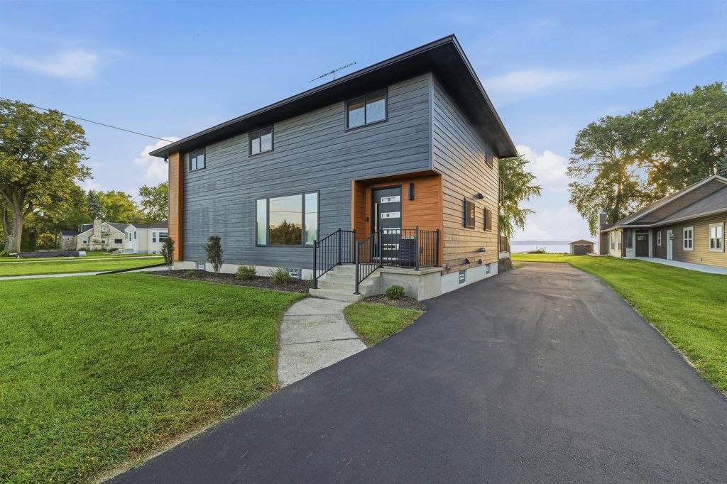 N7903 Lakeshore Drive, FRIENDSHIP